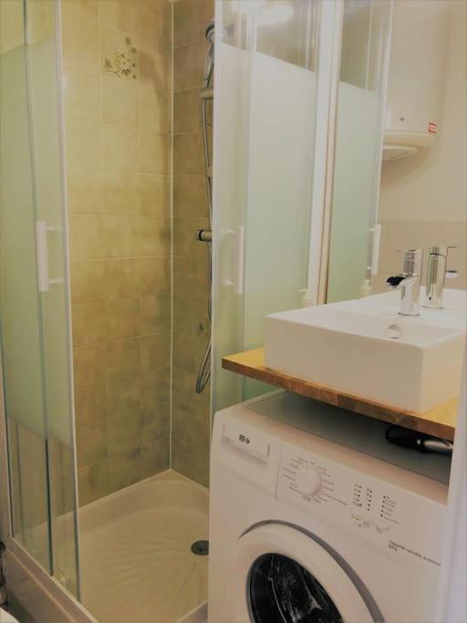 Studio Cabine Climatise 800 M De La Plage Et Des Commerces Борм-ле-Мимоза Екстериор снимка